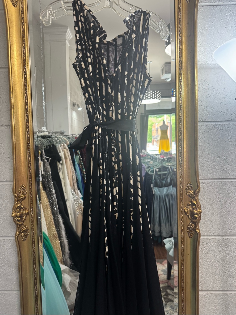 Xscape Black and Cream Sleeveless Maxi Dress